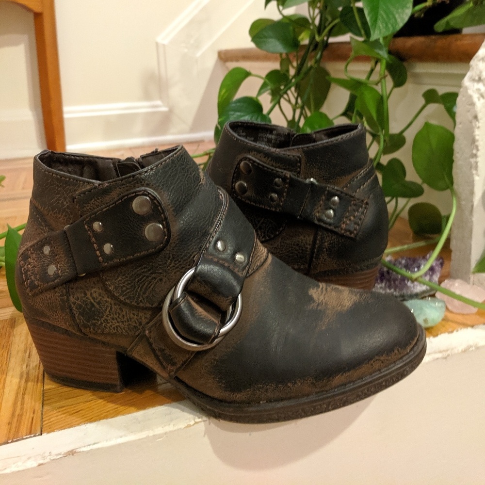 Sonoma ankle booties